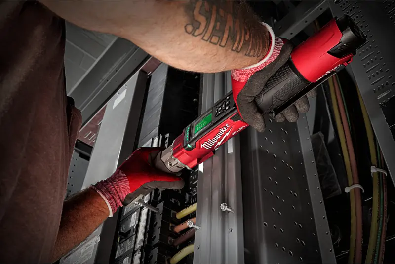 Aku 3/8" digitální ráčnový utahovák M12 ONEFTR38-201C, ONEKEY, 135,6 Nm, momentová ráčna, 1x aku M12 B2 + M12 C12 C, 4933464967 (MI4933464967)